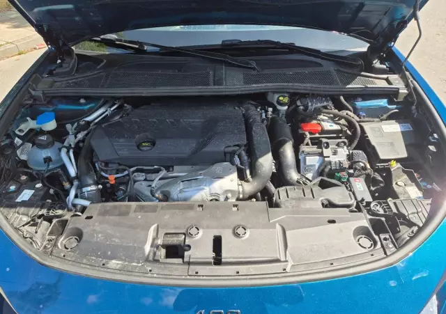 PEUGEOT 408 1.6 Plug-In Hybrid 225 GT EAT8