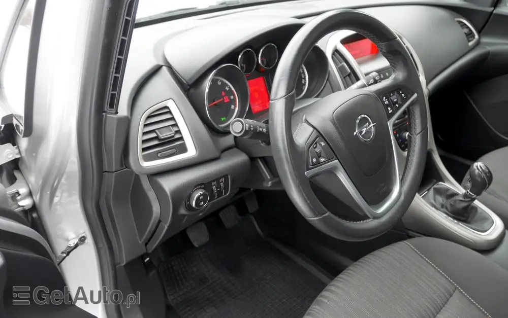 OPEL Astra 1.6 Easytronic Cosmo