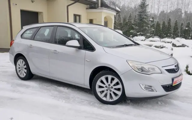 OPEL Astra 1.6 Easytronic Cosmo