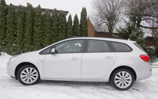 OPEL Astra 1.6 Easytronic Cosmo