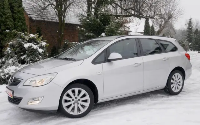 OPEL Astra 1.6 Easytronic Cosmo