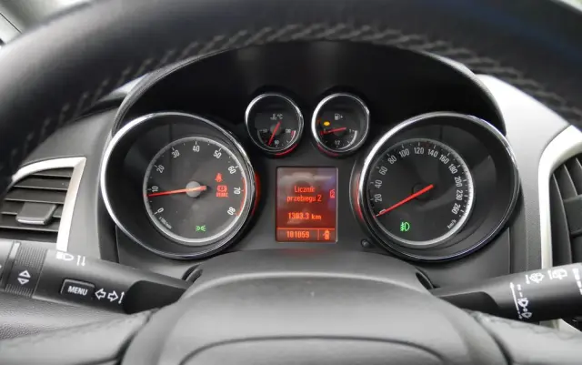 OPEL Astra 1.6 Easytronic Cosmo