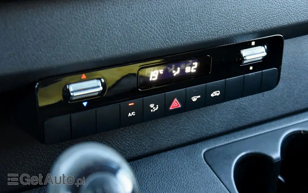 MERCEDES-BENZ SPRINTER 214 CDI 2,2 143KM PRO 