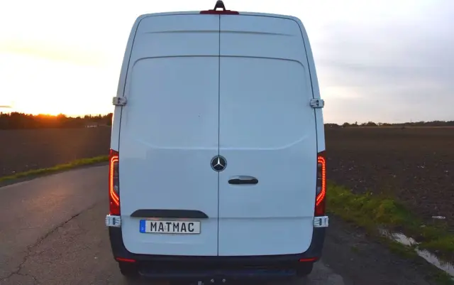 MERCEDES-BENZ SPRINTER 214 CDI 2,2 143KM PRO 