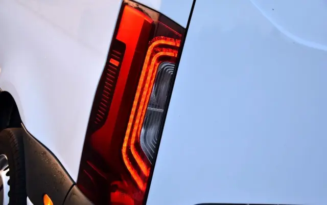 MERCEDES-BENZ SPRINTER 214 CDI 2,2 143KM PRO 