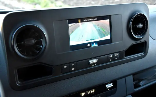 MERCEDES-BENZ SPRINTER 214 CDI 2,2 143KM PRO 