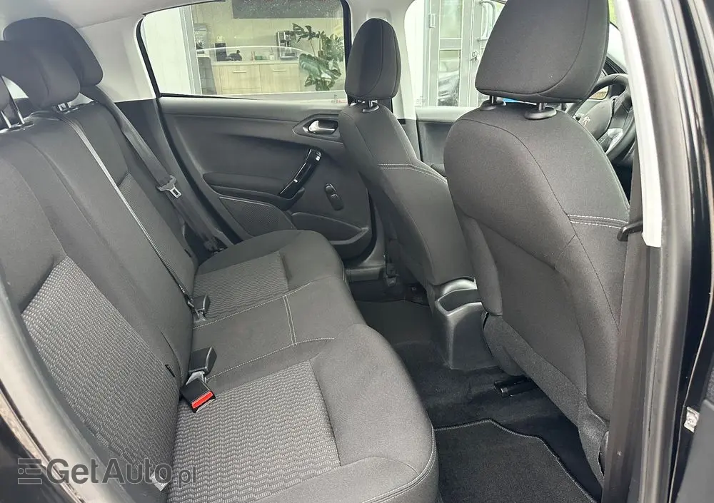 PEUGEOT 208 1.2 PureTech Style