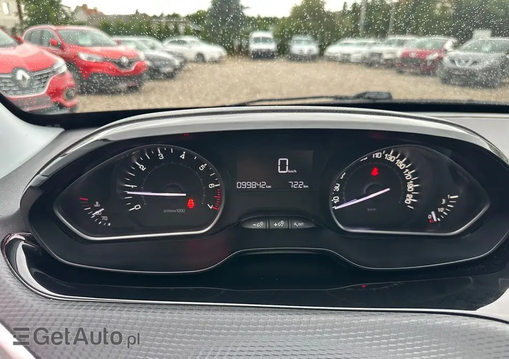 PEUGEOT 208 1.2 PureTech Style