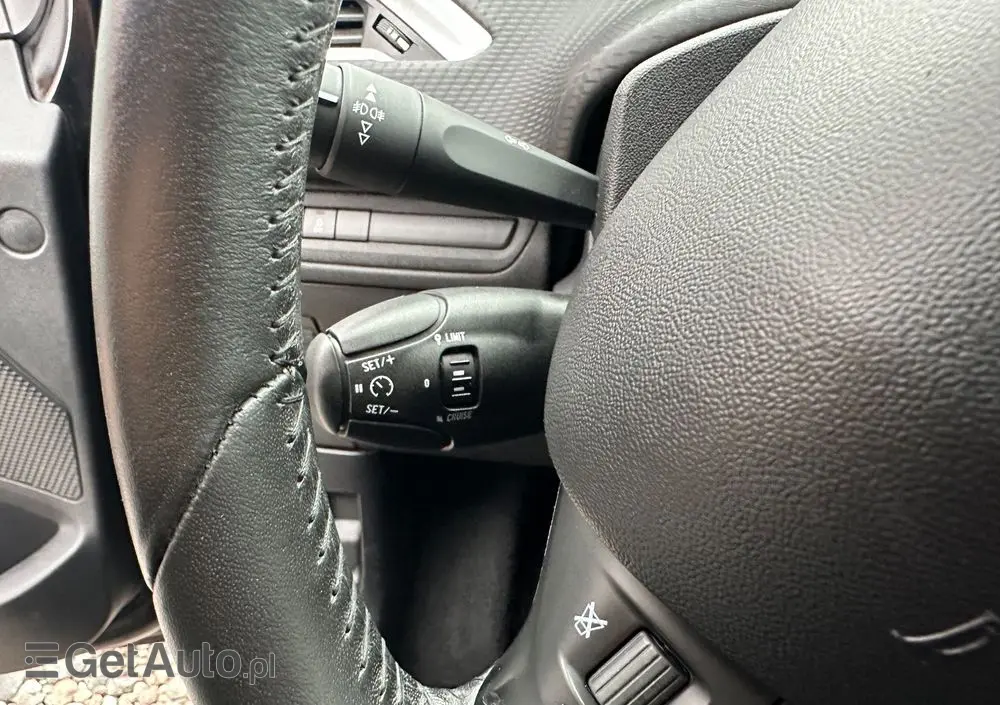 PEUGEOT 208 1.2 PureTech Style