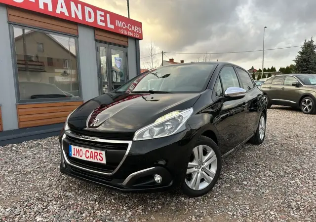 PEUGEOT 208 1.2 PureTech Style