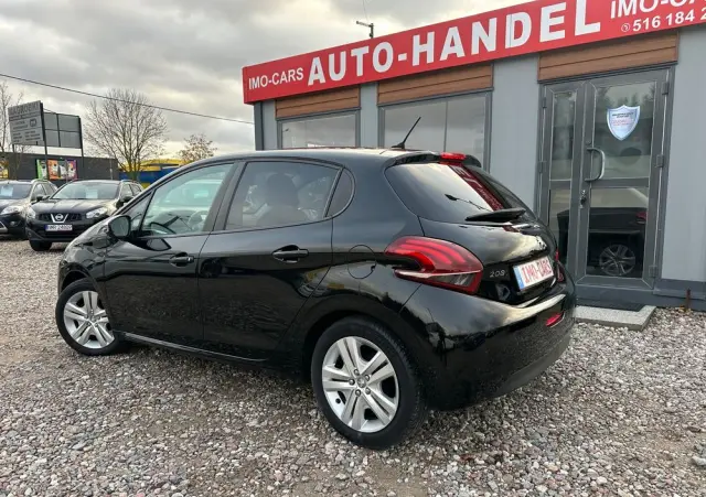 PEUGEOT 208 1.2 PureTech Style