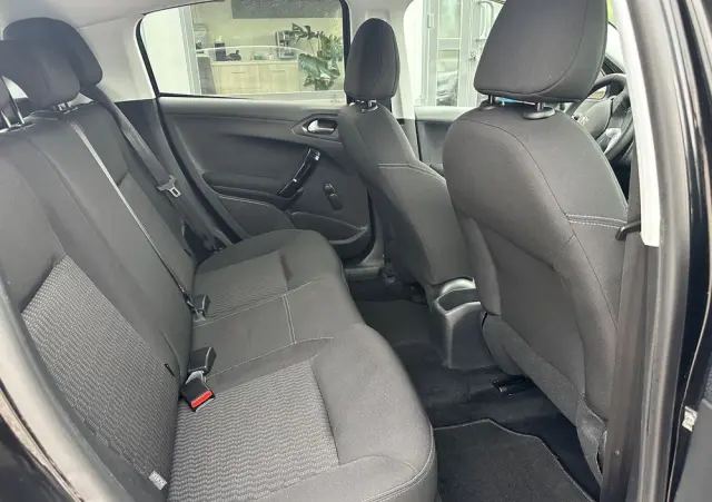 PEUGEOT 208 1.2 PureTech Style
