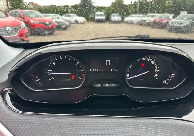 PEUGEOT 208 1.2 PureTech Style