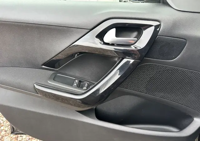 PEUGEOT 208 1.2 PureTech Style