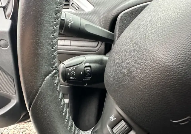 PEUGEOT 208 1.2 PureTech Style