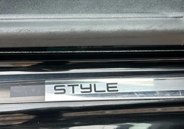 PEUGEOT 208 1.2 PureTech Style