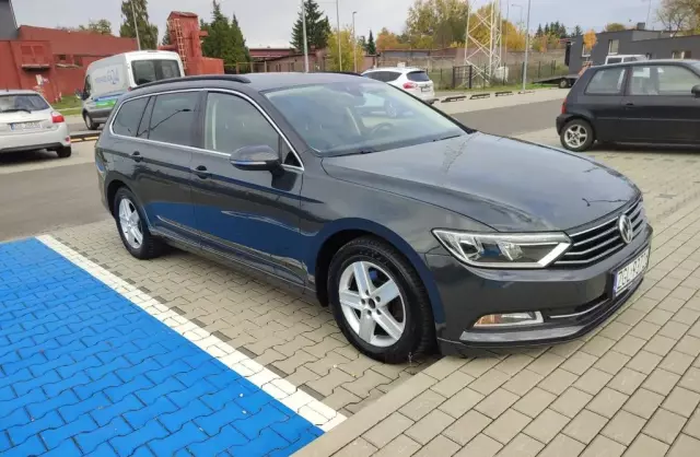 VOLKSWAGEN Passat 