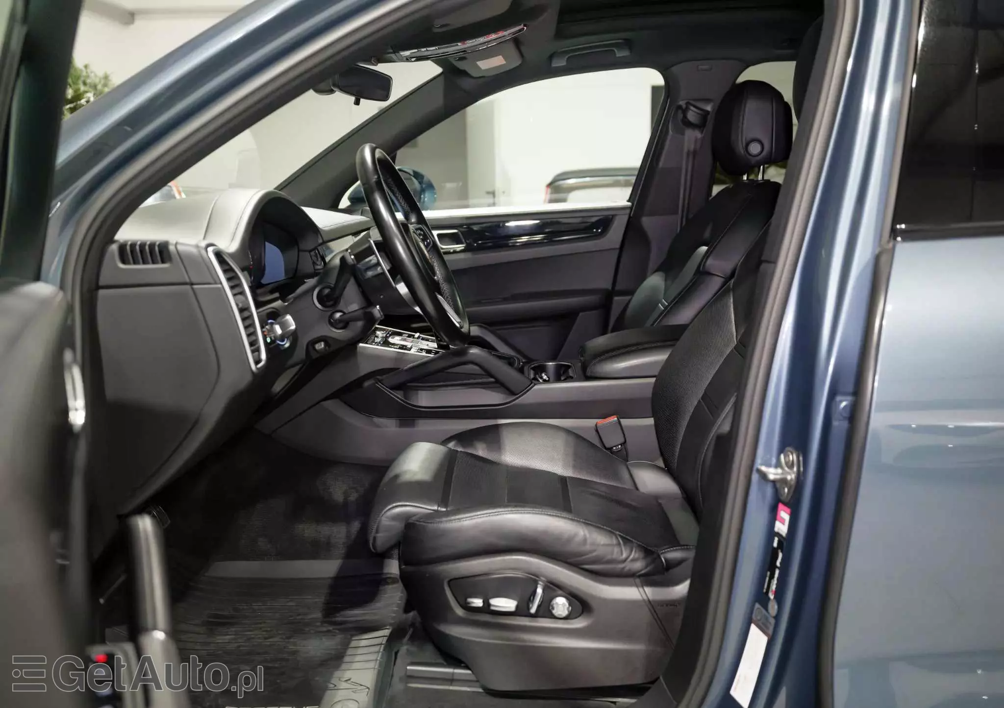 PORSCHE Cayenne S Platinum Edition