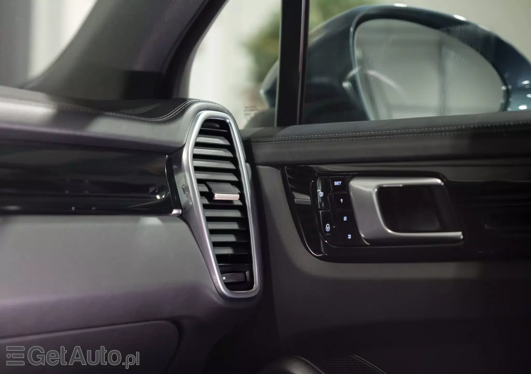 PORSCHE Cayenne S Platinum Edition