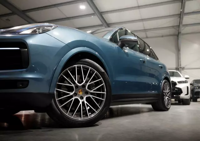 PORSCHE Cayenne S Platinum Edition