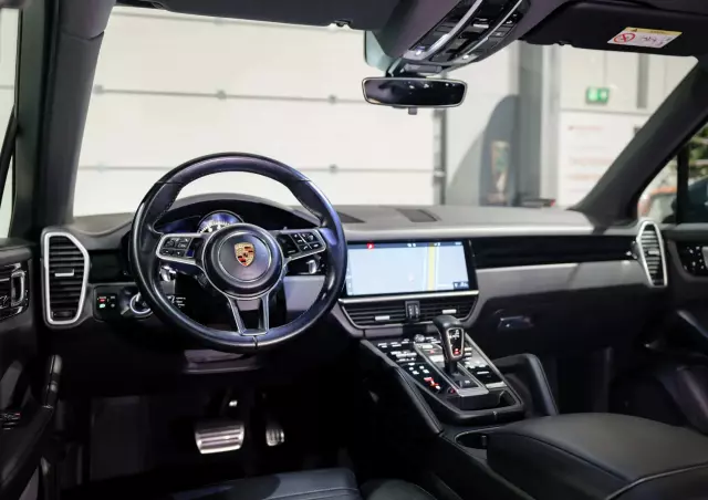 PORSCHE Cayenne S Platinum Edition