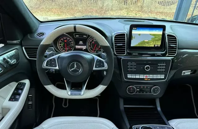 MERCEDES-BENZ GLS 