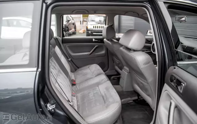 VOLKSWAGEN Passat 2.8 V6 4Mot Highline