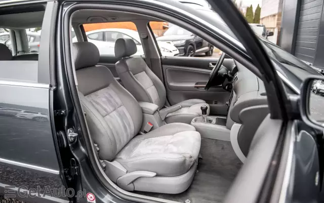 VOLKSWAGEN Passat 2.8 V6 4Mot Highline