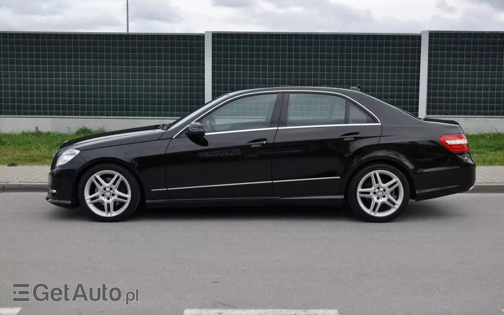 MERCEDES-BENZ Klasa E 250 CDI 4-Matic BlueEff Avantgarde