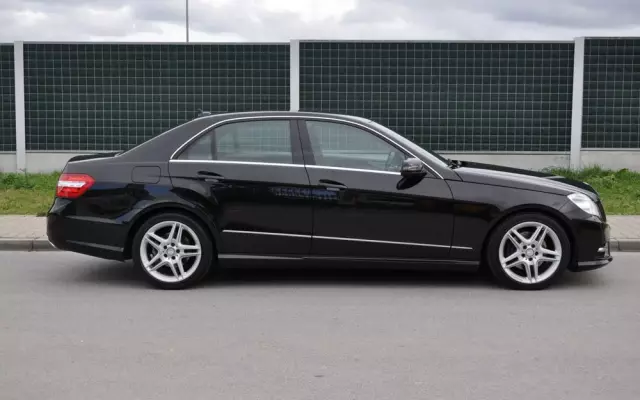 MERCEDES-BENZ Klasa E 250 CDI 4-Matic BlueEff Avantgarde