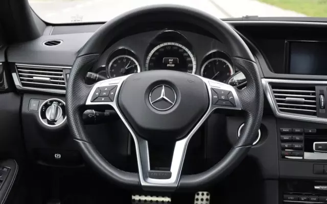 MERCEDES-BENZ Klasa E 250 CDI 4-Matic BlueEff Avantgarde