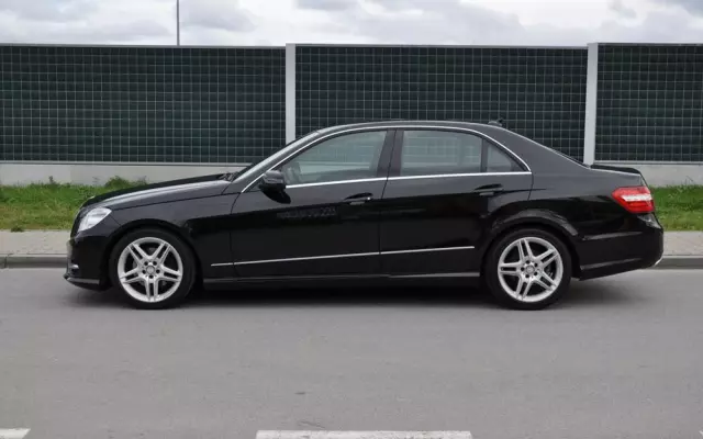 MERCEDES-BENZ Klasa E 250 CDI 4-Matic BlueEff Avantgarde