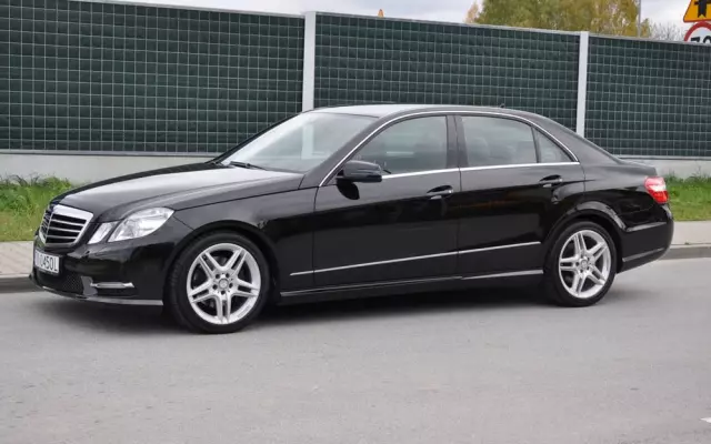 MERCEDES-BENZ Klasa E 250 CDI 4-Matic BlueEff Avantgarde