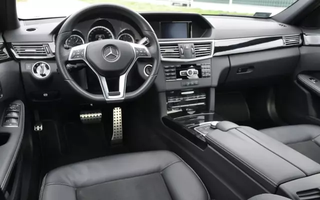 MERCEDES-BENZ Klasa E 250 CDI 4-Matic BlueEff Avantgarde