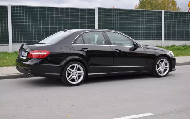 MERCEDES-BENZ Klasa E 250 CDI 4-Matic BlueEff Avantgarde