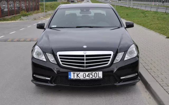 MERCEDES-BENZ Klasa E 250 CDI 4-Matic BlueEff Avantgarde