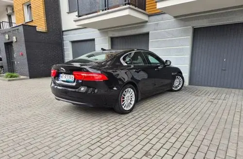 JAGUAR XE 