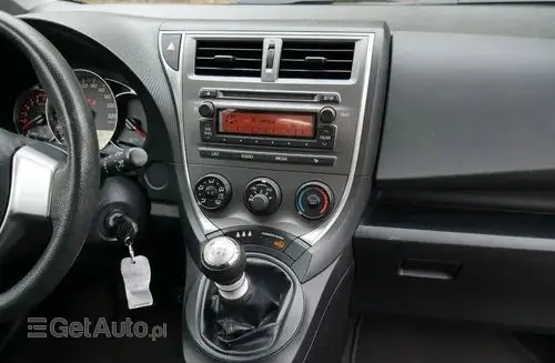 SUBARU Trezia 