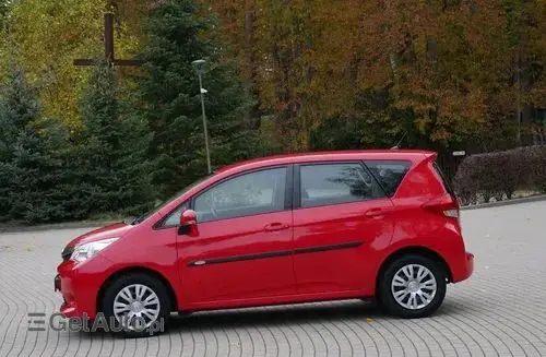 SUBARU Trezia 