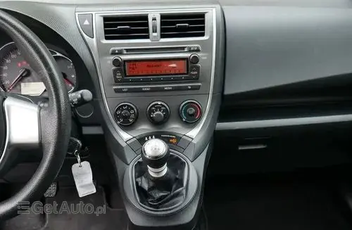 SUBARU Trezia 