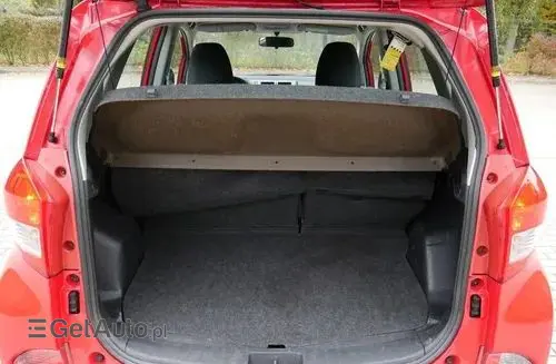 SUBARU Trezia 