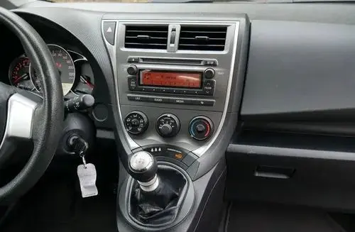 SUBARU Trezia 
