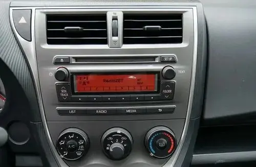 SUBARU Trezia 