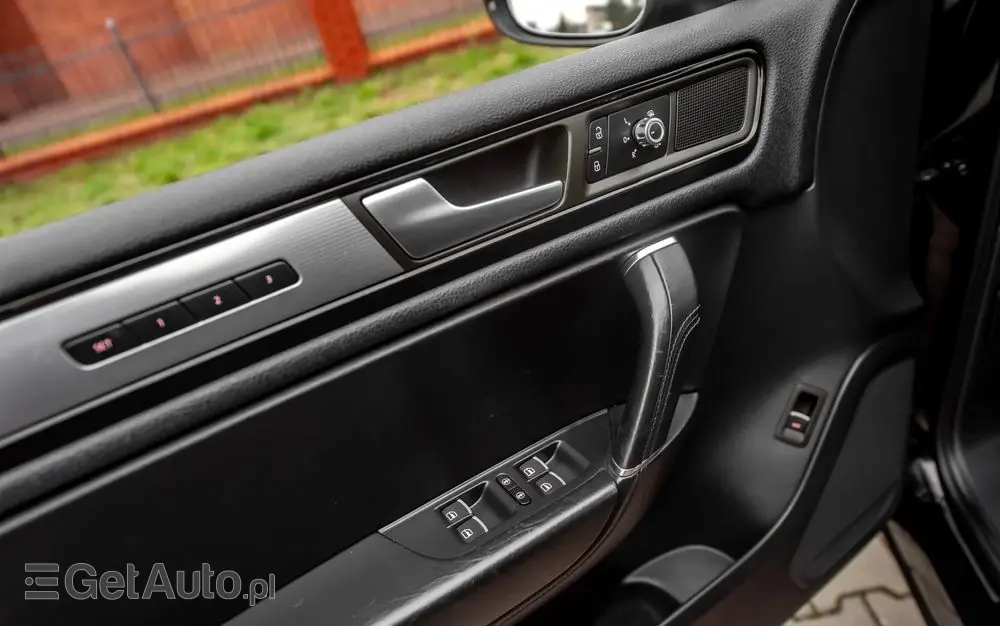 VOLKSWAGEN Touareg 3.0 V6 TDI BMT Perfectline R-Style