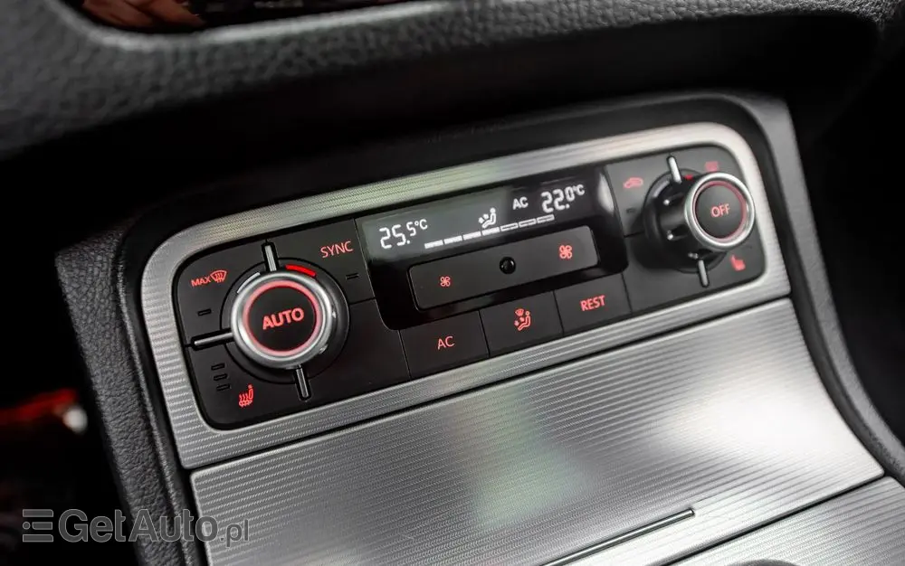 VOLKSWAGEN Touareg 3.0 V6 TDI BMT Perfectline R-Style