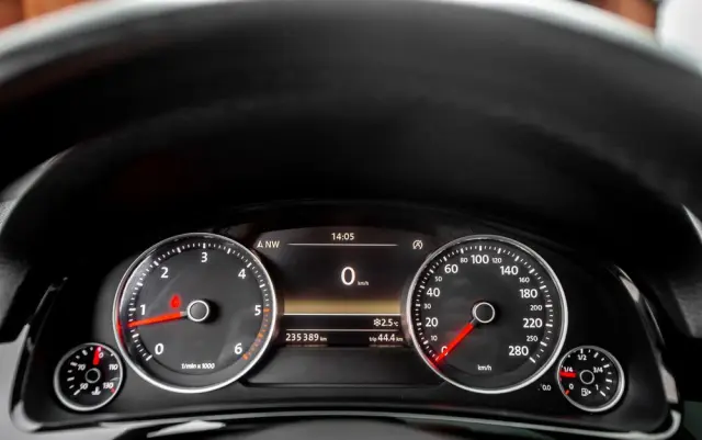 VOLKSWAGEN Touareg 3.0 V6 TDI BMT Perfectline R-Style