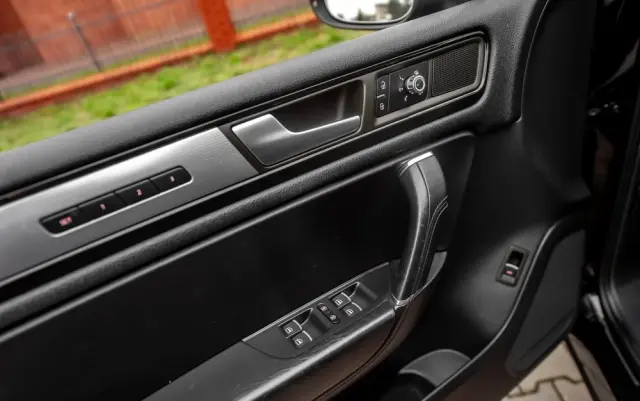 VOLKSWAGEN Touareg 3.0 V6 TDI BMT Perfectline R-Style