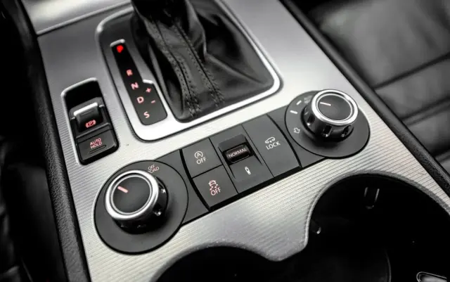 VOLKSWAGEN Touareg 3.0 V6 TDI BMT Perfectline R-Style