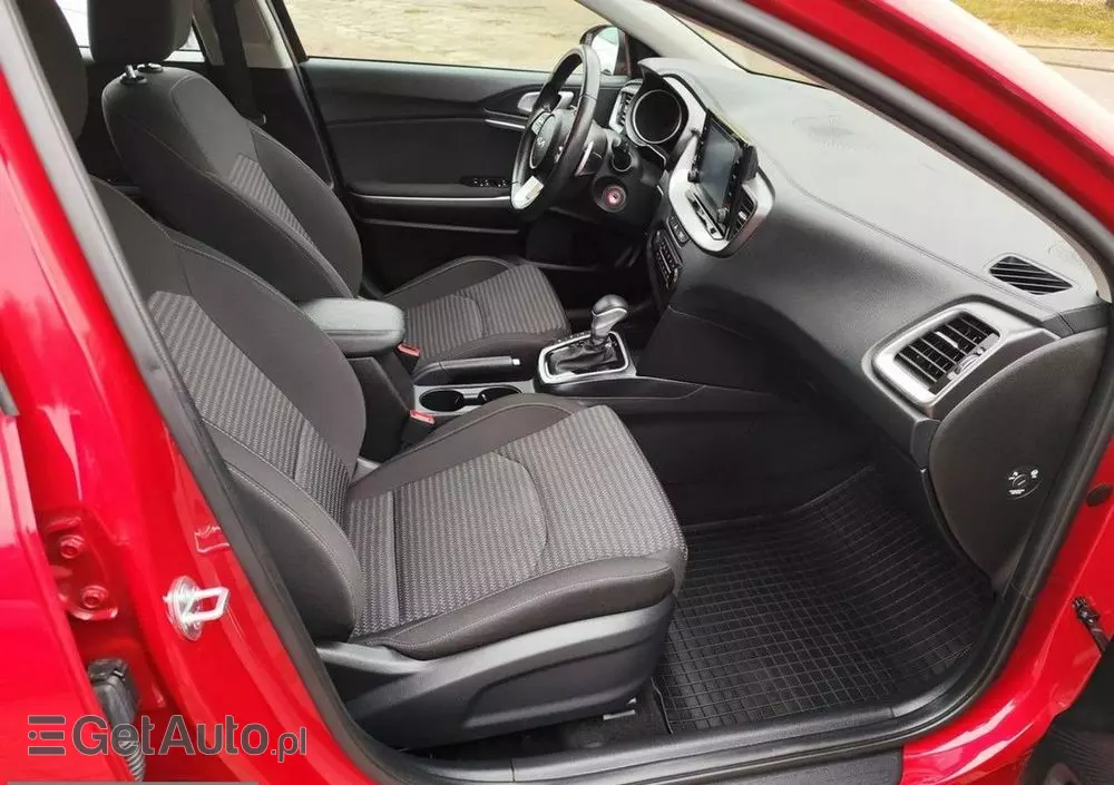 KIA Ceed 1.5 T-GDI M DCT