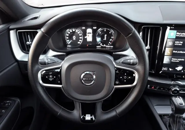 VOLVO XC 60 D4 SCR AWD R-Design